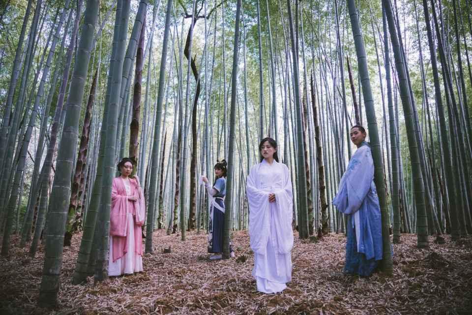 逛京东服饰美妆年货节焕红色新衣 男士云朵羊毛衫、儿童羽绒服每满200减30